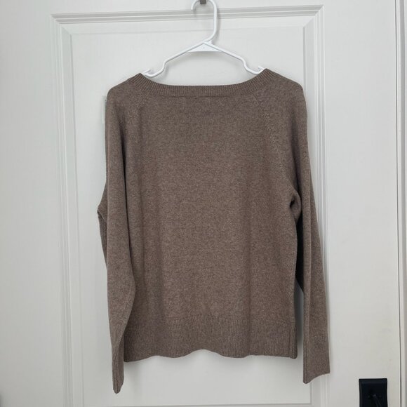 Old Navy Loose V-Neck Sweater - Picture 3 of 3